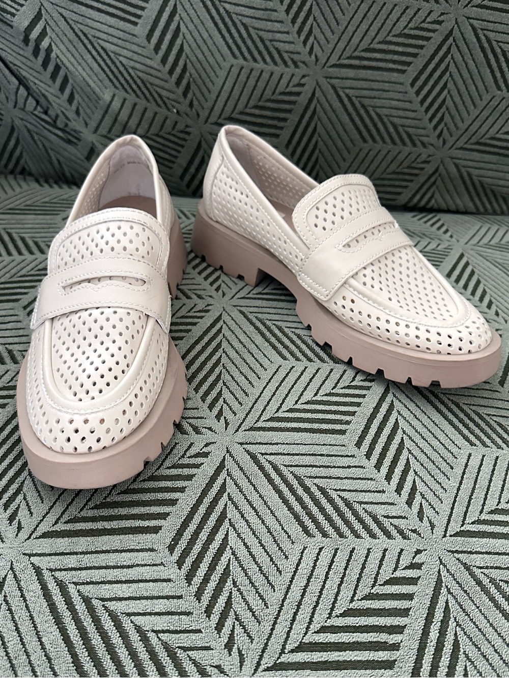 Dolce Vita Ersula Loafer (color: ivory ecru)